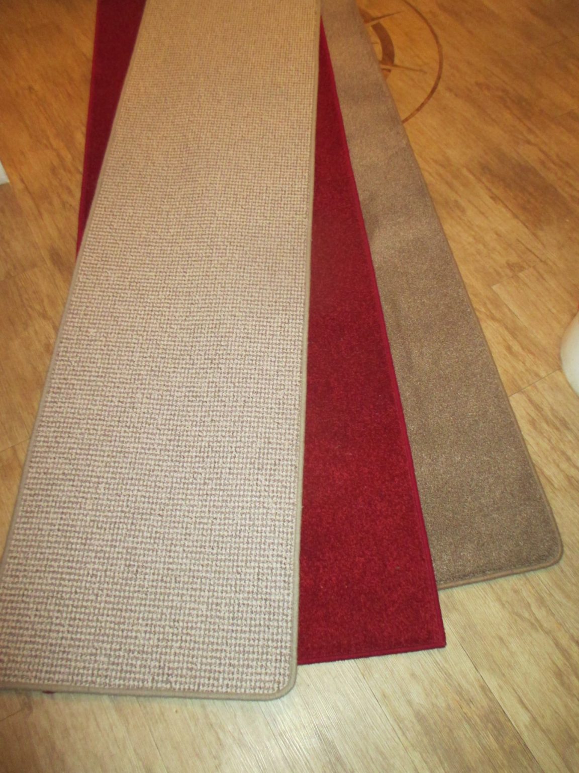 Carpet whipping close-up - yarn detail